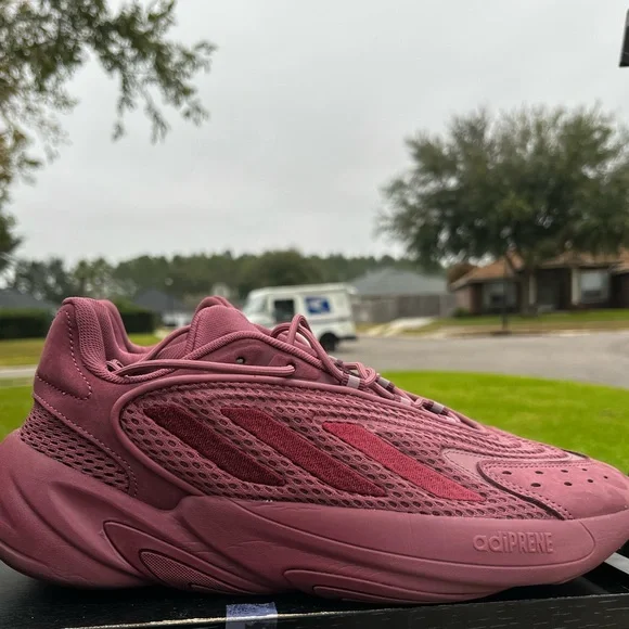 Adidas - Picture 2 of 5